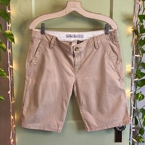 Women's Old Navy Khaki Burmuda Low Rise 8